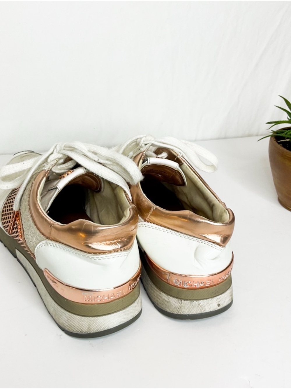 MICHAEL KORS Women's White and Rose Gold Casual Sneakers - Picture 8 of 10